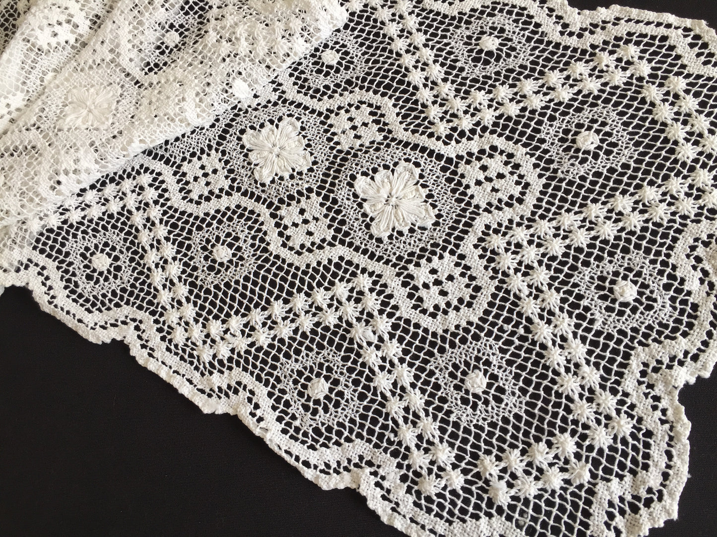 Vintage MONDANO Filet Lace White Cotton Table Runner