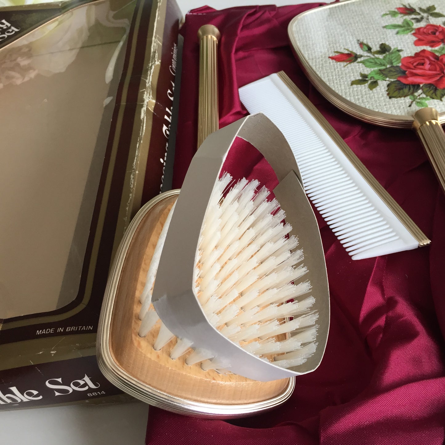 Rondis Red Roses 3 Pce Vanity Set: Mirror, Comb & Brush Unused Vintage