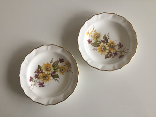 English Vintage Pair of Duchess Fine Bone China Ring Dishes with Scalloped, Gilded Edges Pattern 406