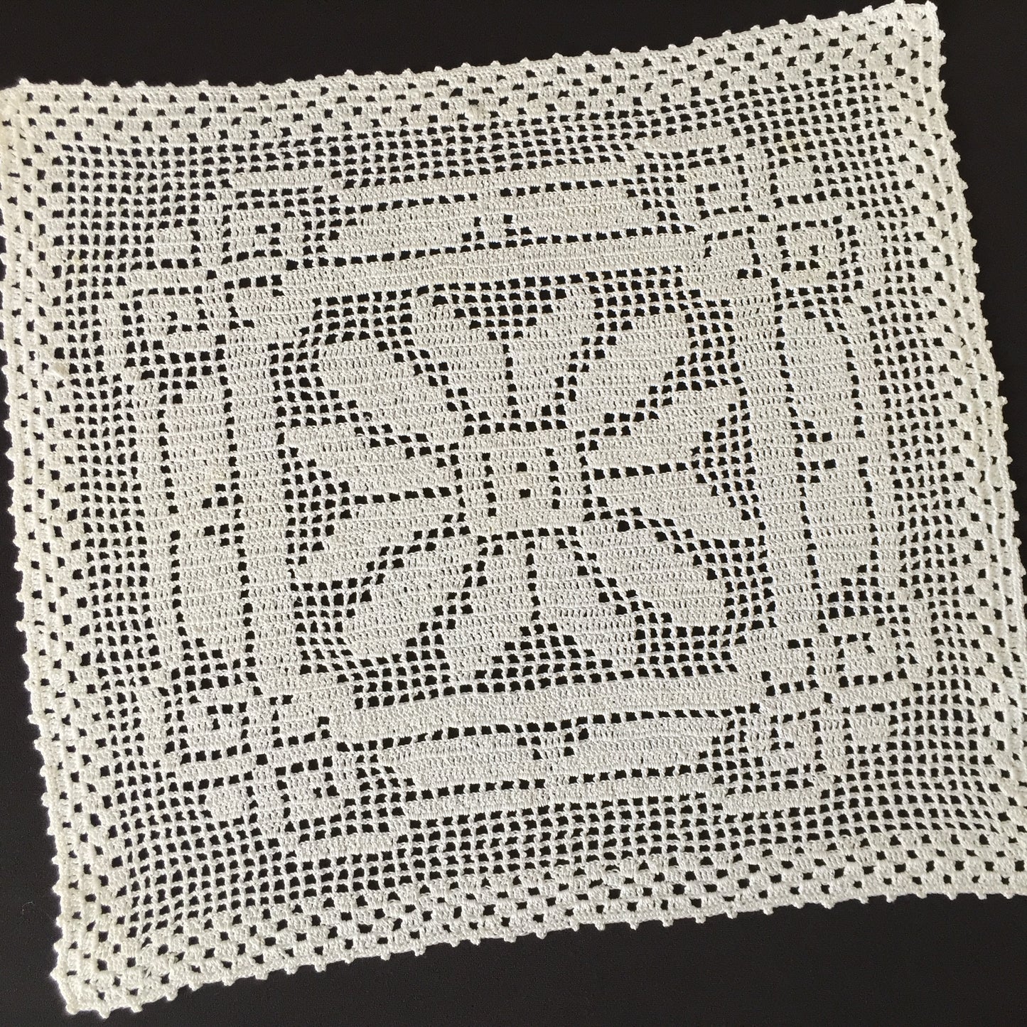 Large Vintage Filet Crochet Cotton Lace Table Centre Doily