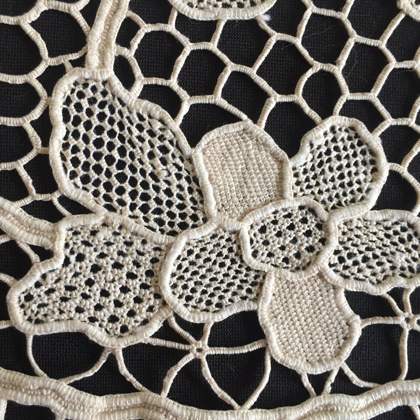 Venetian Style Point de Venise Burano Needle Lace Doily Round Beige 11"