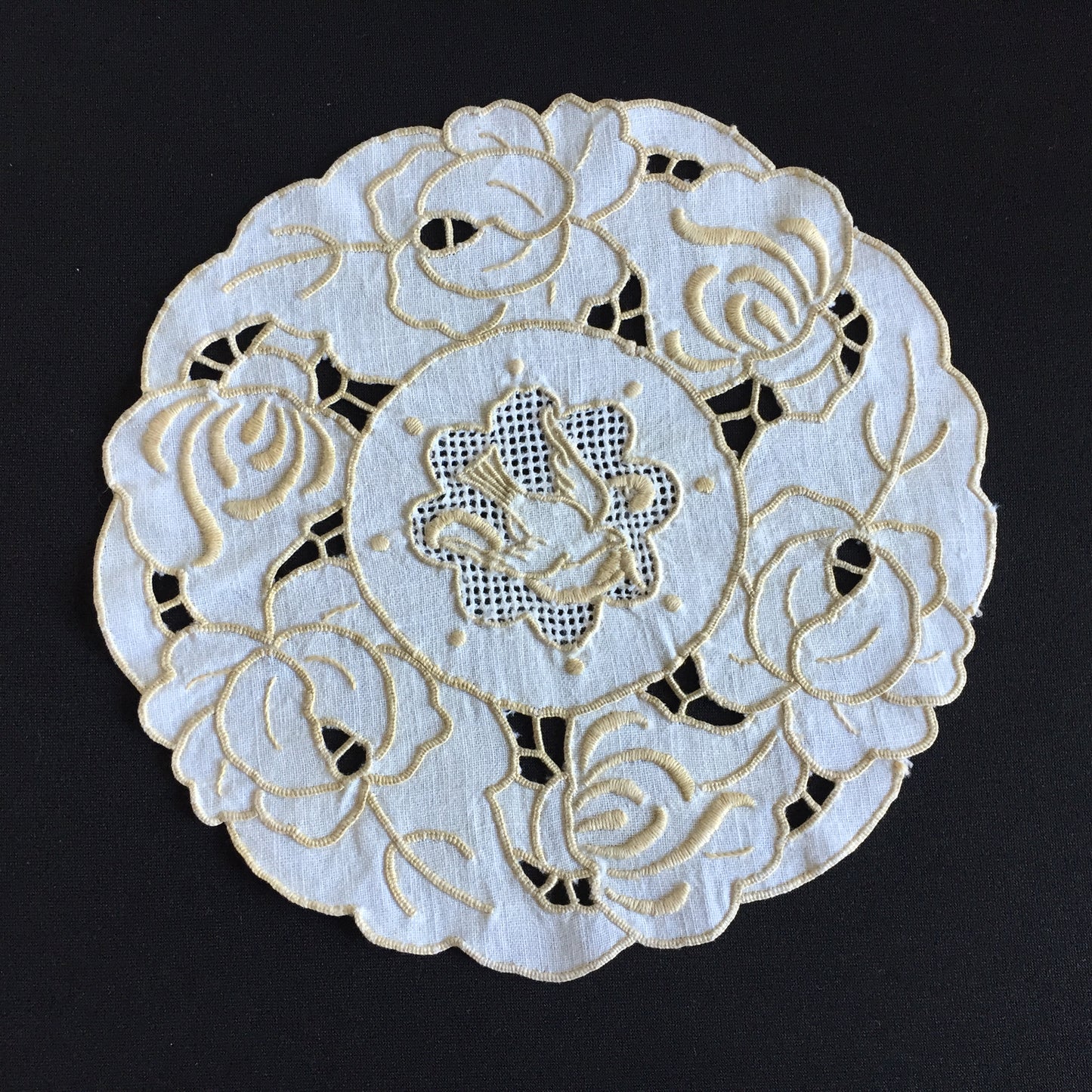 Vintage Madeira Embroidered Doily with Lace Insert | Roses & Dove Pattern