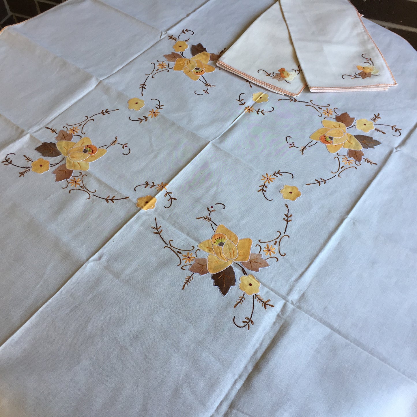 Applique Embroidered Supper Cloth & 4 Cloth Napkins in Orange, Brown and Beige