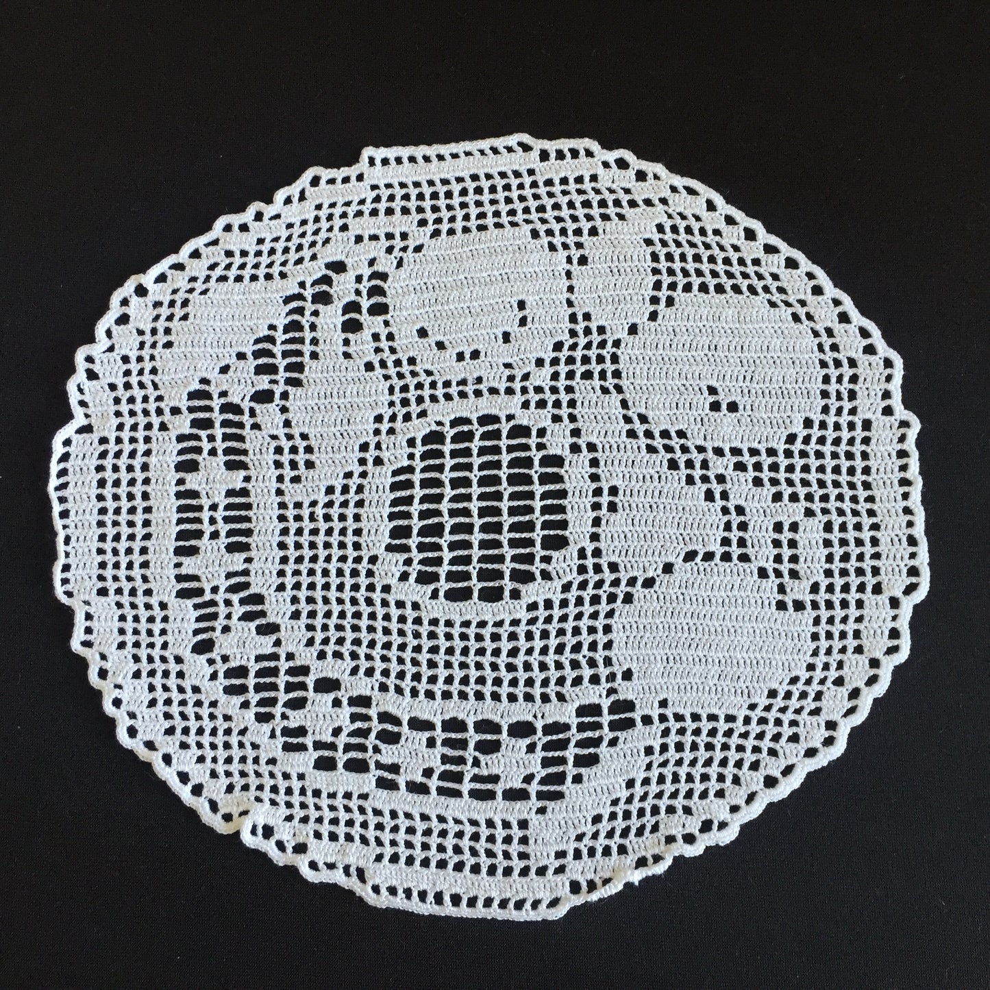 Mary Card Fruit Set of Luncheon Mats and Centre-Piece "APPLE" Collectible Vintage Filet Crochet Lace Placemat - Chart No. 60