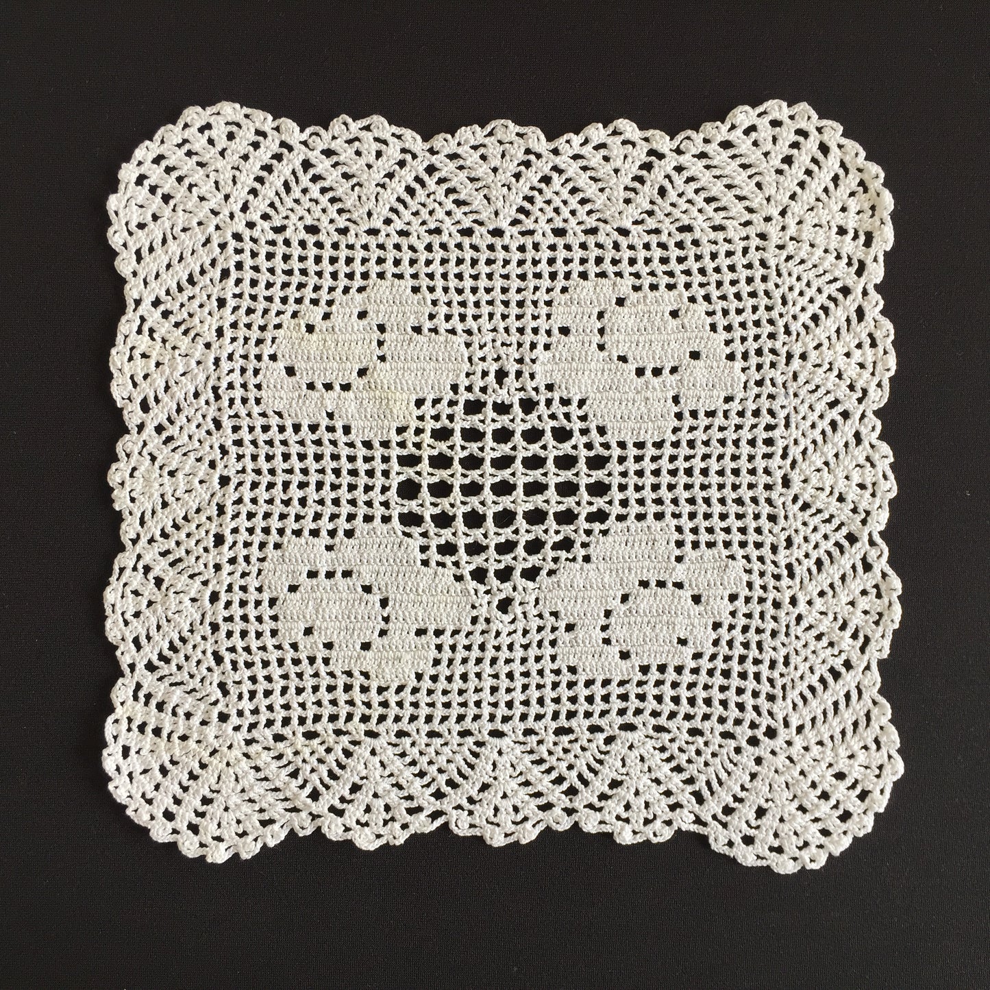 Handmade Edwardian Vintage White Filet Crochet Doily with Tudor Rose Pattern