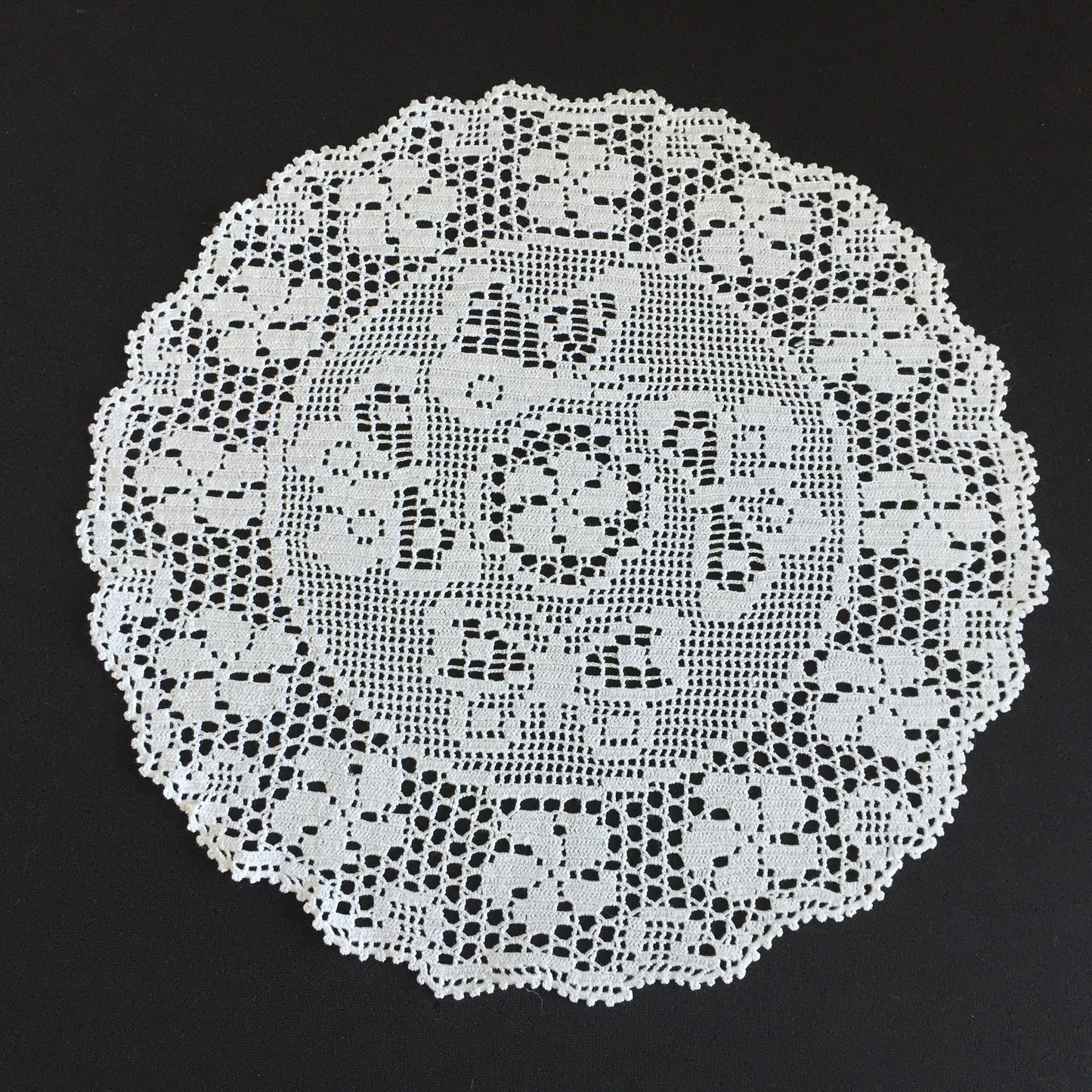Mary Card "PERIWINKLE & BUTTERFLY" Filet Crochet Lace Doily - Design Published in Everylady's Journal (1928)