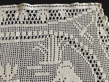 Load image into Gallery viewer, Mary Card Designed Collectible "Pond Lily" (1930s) Vintage Crochet Lace Placemat Doily Chart 80