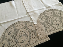 Load image into Gallery viewer, Mary Card Designed "POPPY CHAIRBACK" Set of 2 (1935) English Giant Chart No 81