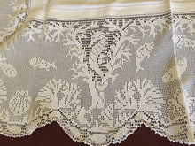 Load image into Gallery viewer, Mary Card "SEASIDE (AQUARIUM) CLOTH" Crochet Lace and Linen Vintage Tablecloth English Chart No 59