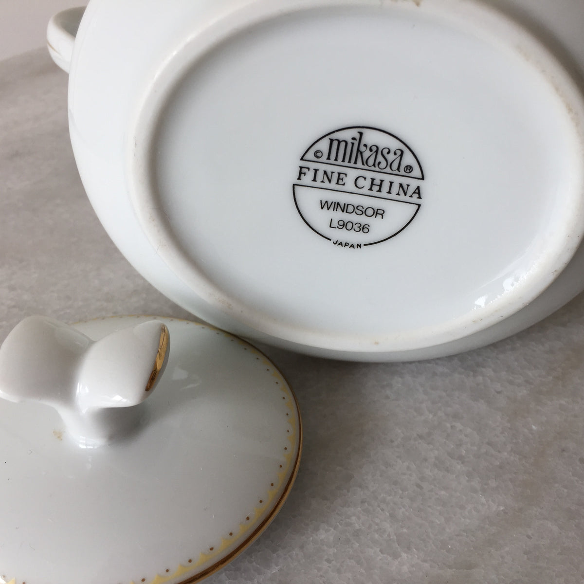 Mikasa Lidded Sugar Bowl Windsor L9036 Pattern, Made in Japan