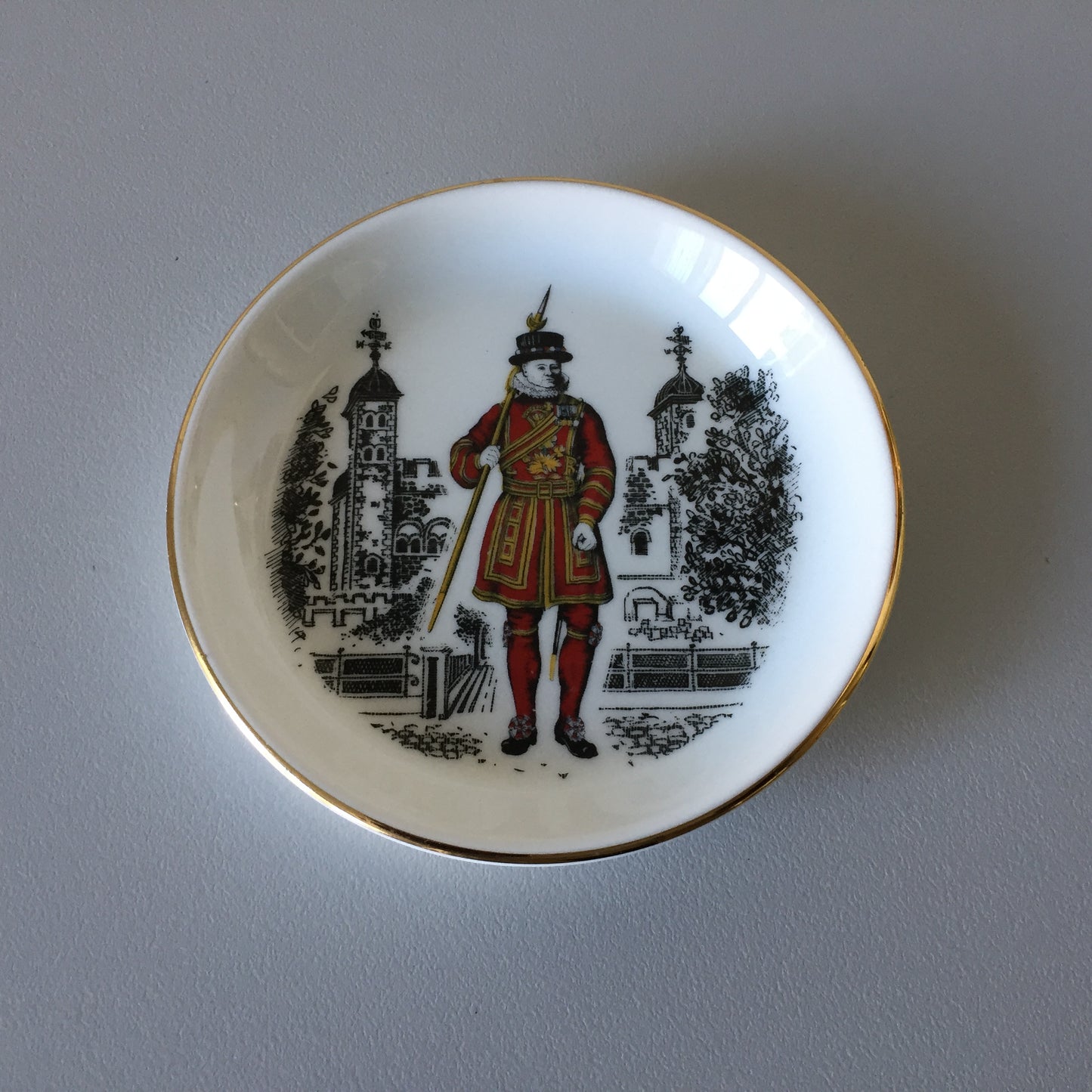 Collectible Beefeater Yeoman Queensberry Trinket Dish | London Souvenir
