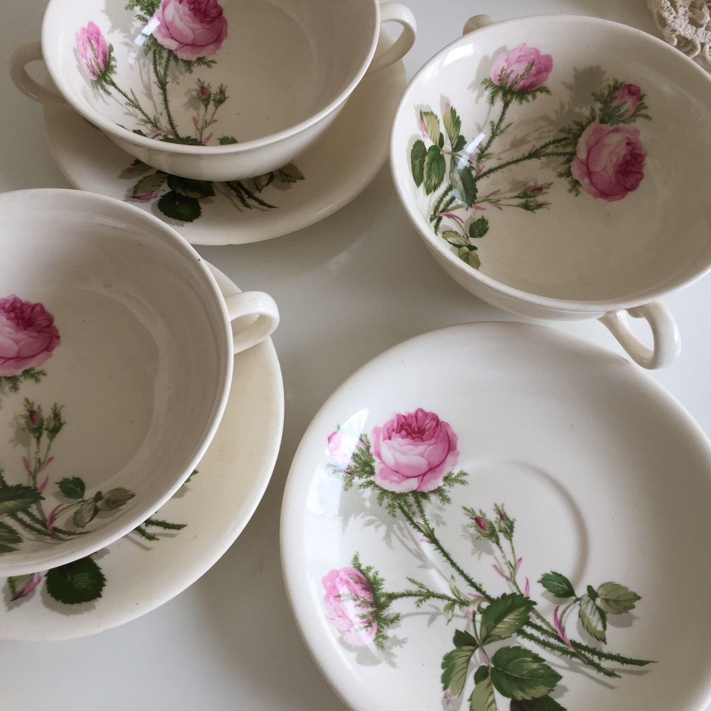 Johnson Brothers Latte Cup & Saucer Set Rose Pattern 6 pces | Mid-Century Vintage