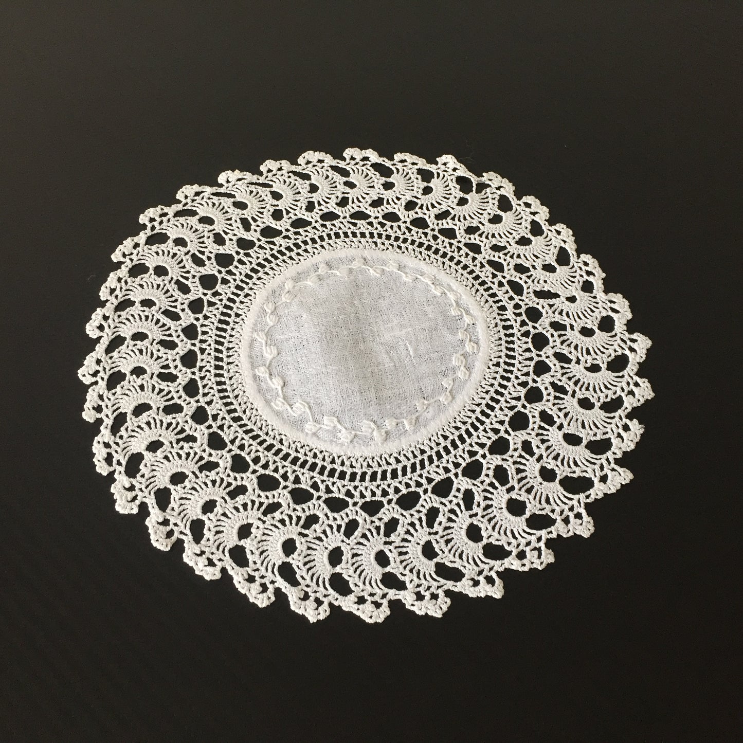 Edwardian Antique Hand Embroidered Doily with Japanese Fan Crochet Lace Border