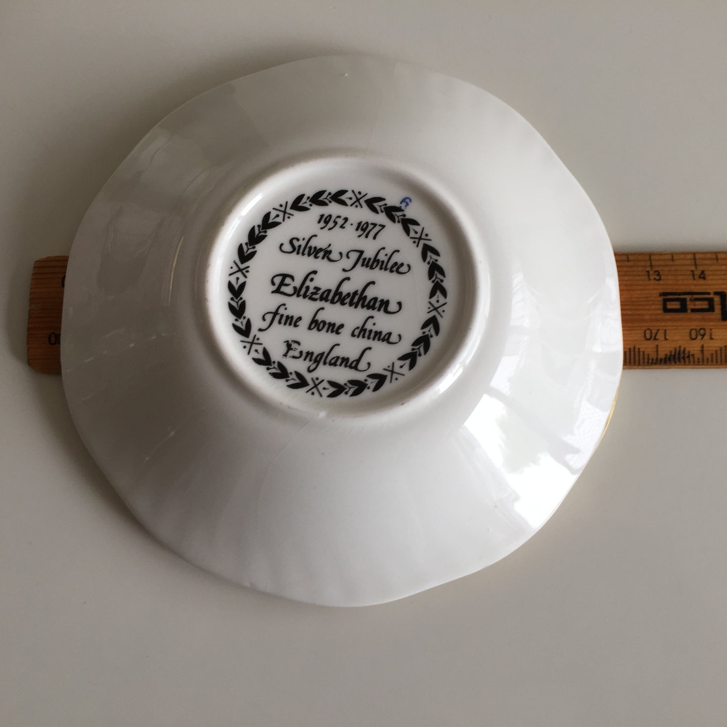 English Vintage 1977 Bone China Queen Elizabeth II Silver Jubilee Pin Dish