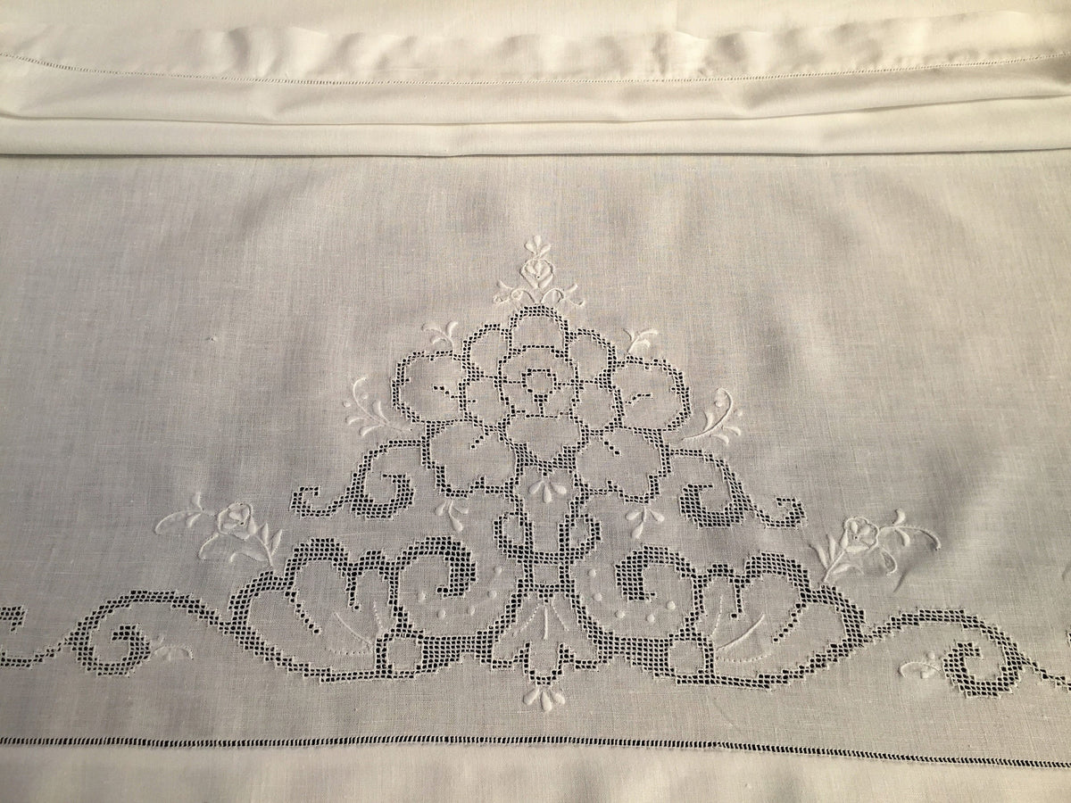 Vintage Embroidered Guest Towel. Large Whitework Ajour Linen Towel
