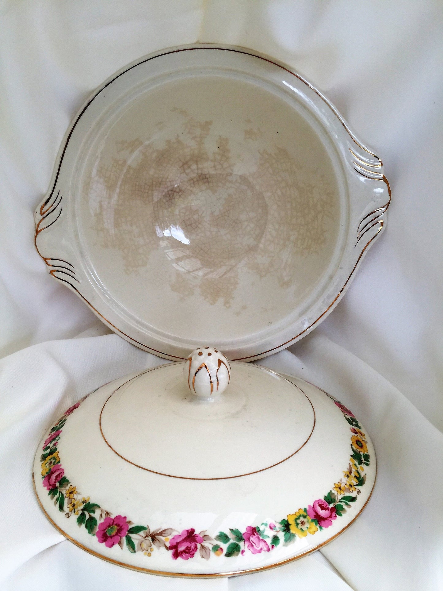 J & G Meakin Vintage Ceramic Vegetable Serving Bowl with Lid