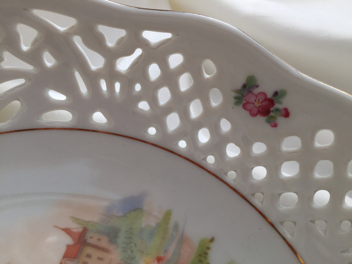 Schumann Arzberg (Germany) Large Round Fine Bone China Bowl No. 81