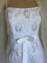 Load image into Gallery viewer, White Vintage Wedding Gown
