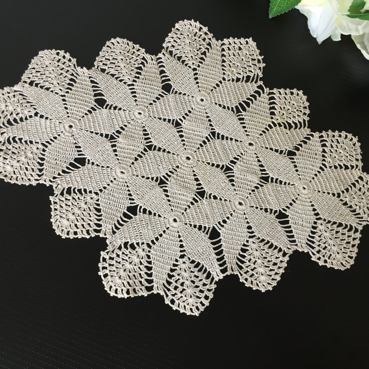 1950s Vintage Oblong Ecru Cotton Crochet Lace Table Centre Doily | Tray Cloth