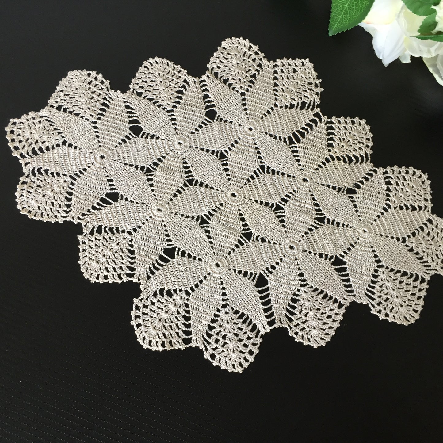 1950s Vintage Oblong Ecru Cotton Crochet Lace Table Centre Doily | Tray Cloth