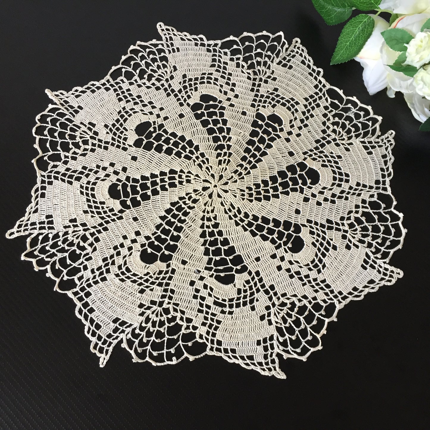 Crochet Lace Doily | 16.5"  Table Centre Mat | Tulips Pattern | Mid-century