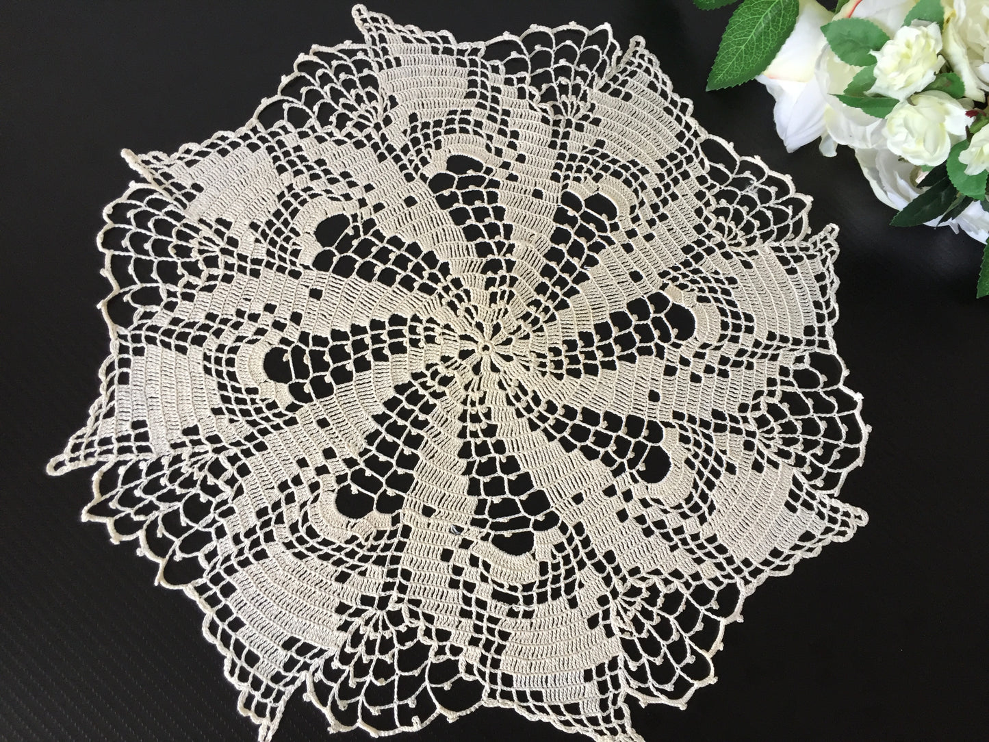 Crochet Lace Doily | 16.5"  Table Centre Mat | Tulips Pattern | Mid-century