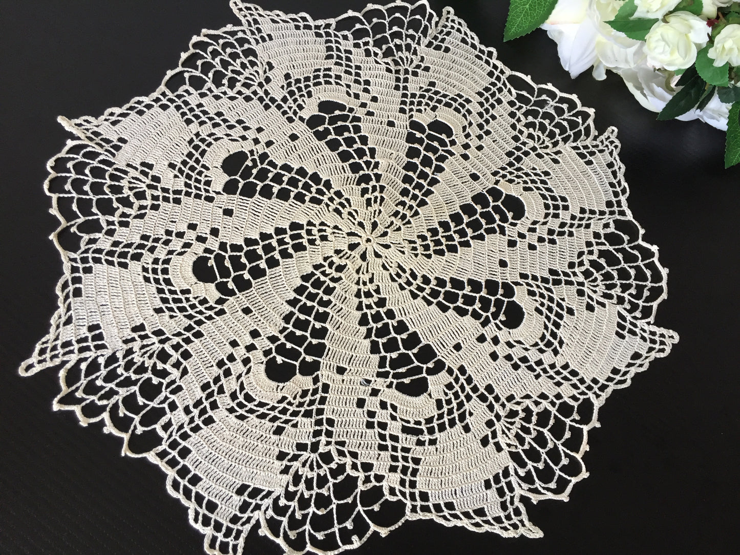 Crochet Lace Doily | 16.5"  Table Centre Mat | Tulips Pattern | Mid-century
