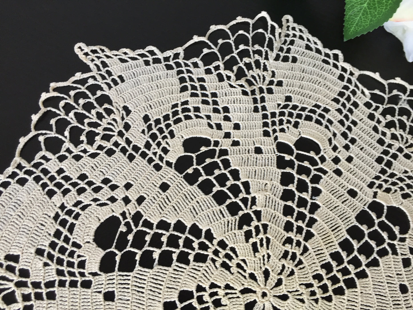 Crochet Lace Doily | 16.5"  Table Centre Mat | Tulips Pattern | Mid-century