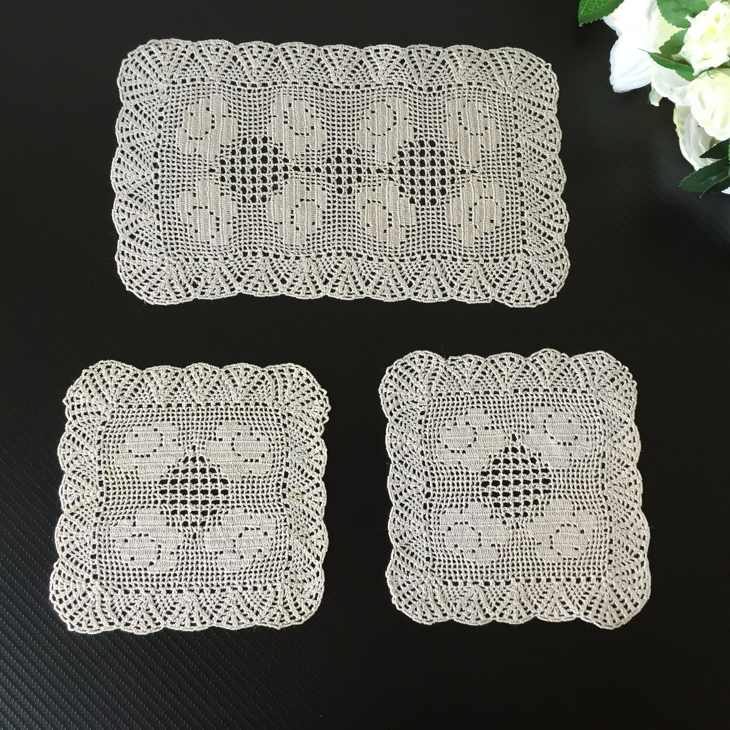 Tudor Rose Handmade 1930-50s Vintage Crochet Lace 3 Pce Dressing Table Set