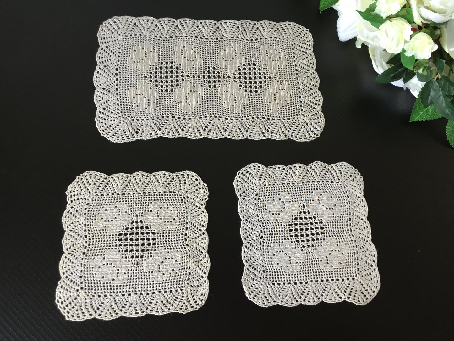 Tudor Rose Handmade 1930-50s Vintage Crochet Lace 3 Pce Dressing Table Set