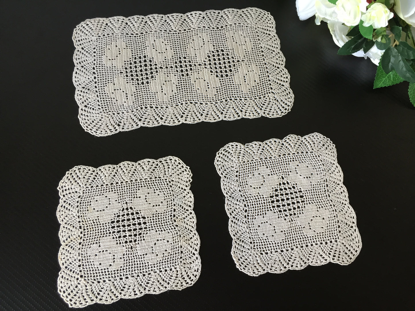Tudor Rose Handmade 1930-50s Vintage Crochet Lace 3 Pce Dressing Table Set