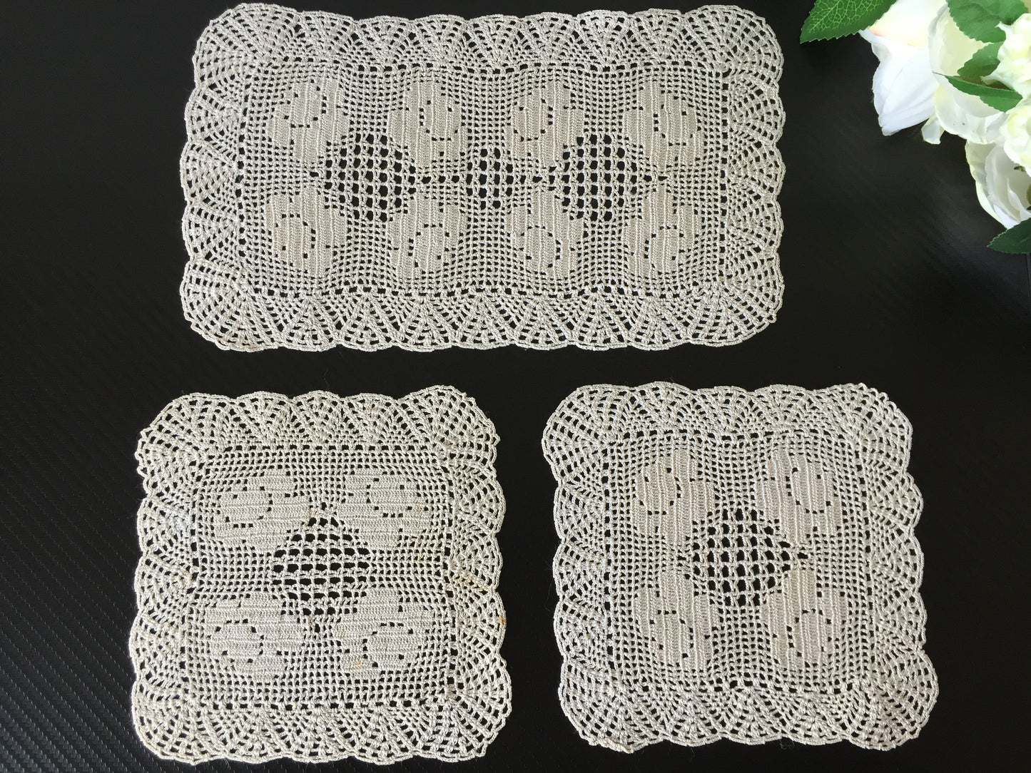 Tudor Rose Handmade 1930-50s Vintage Crochet Lace 3 Pce Dressing Table Set