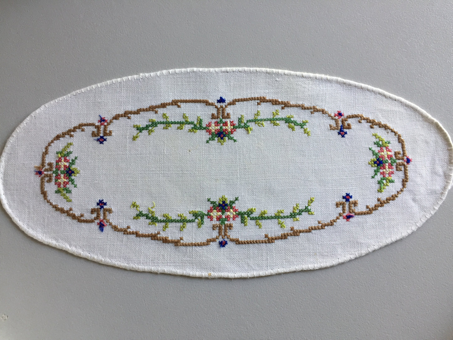 Collectible Art Deco Vintage Cross Stitch Embroidered Floral Sandwich Doily
