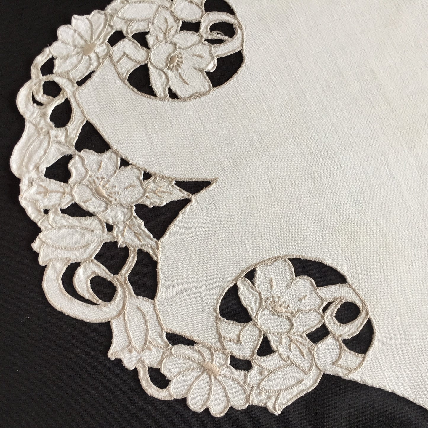 Edwardian Antique Hand Embroidered Madeira Cutwork Beige Floral Table Centre Mat