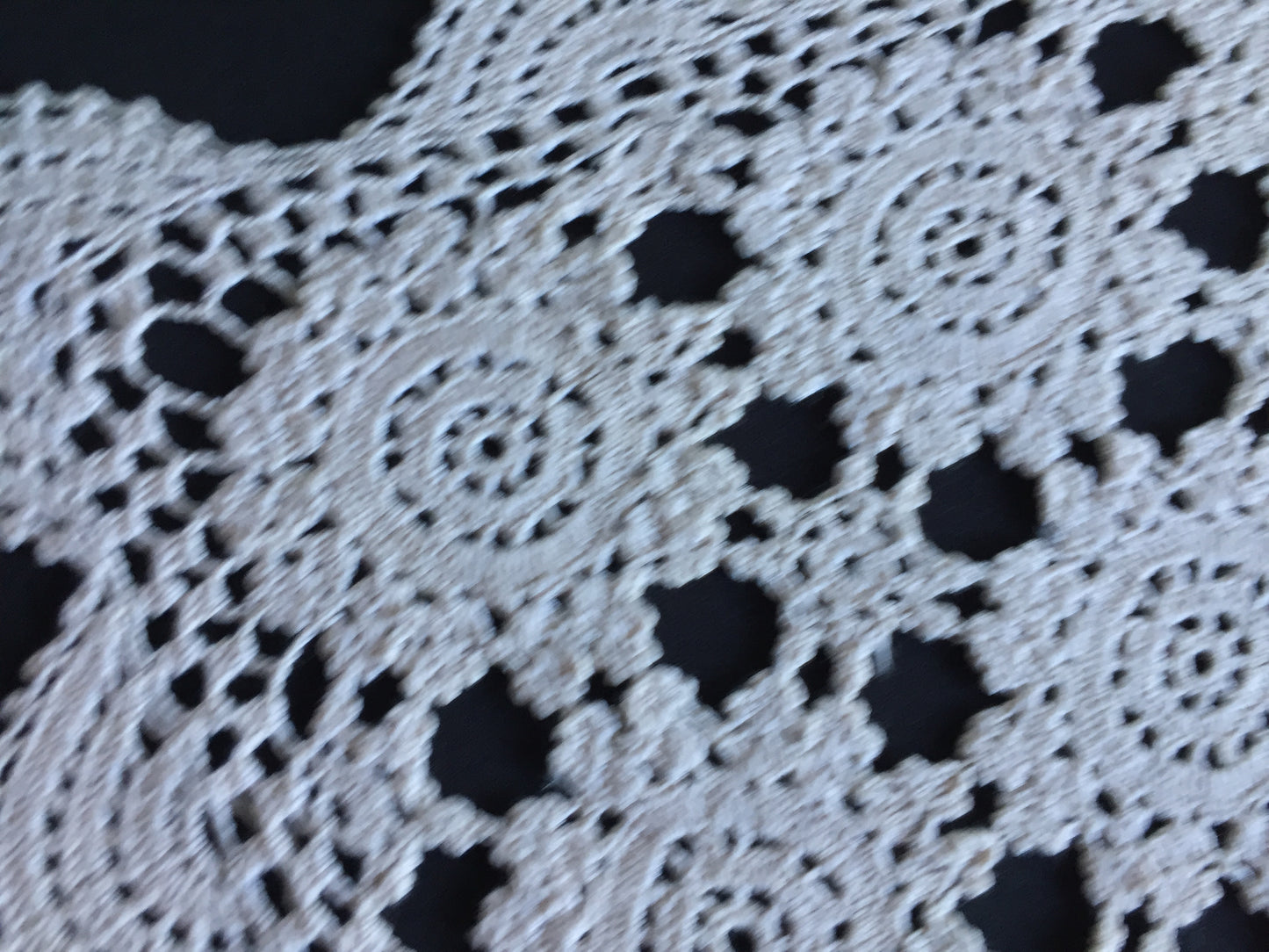 1980s Vintage Oblong Crochet Lace Tea Tray Cloth | Placemat