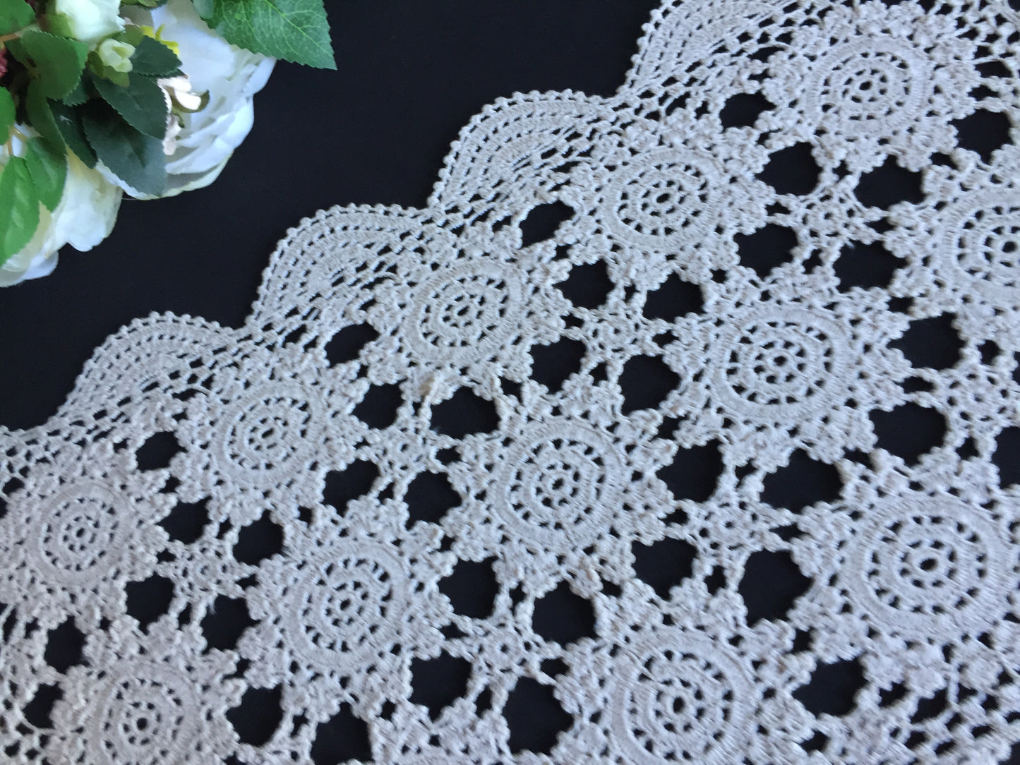 1980s Vintage Oblong Crochet Lace Tea Tray Cloth | Placemat