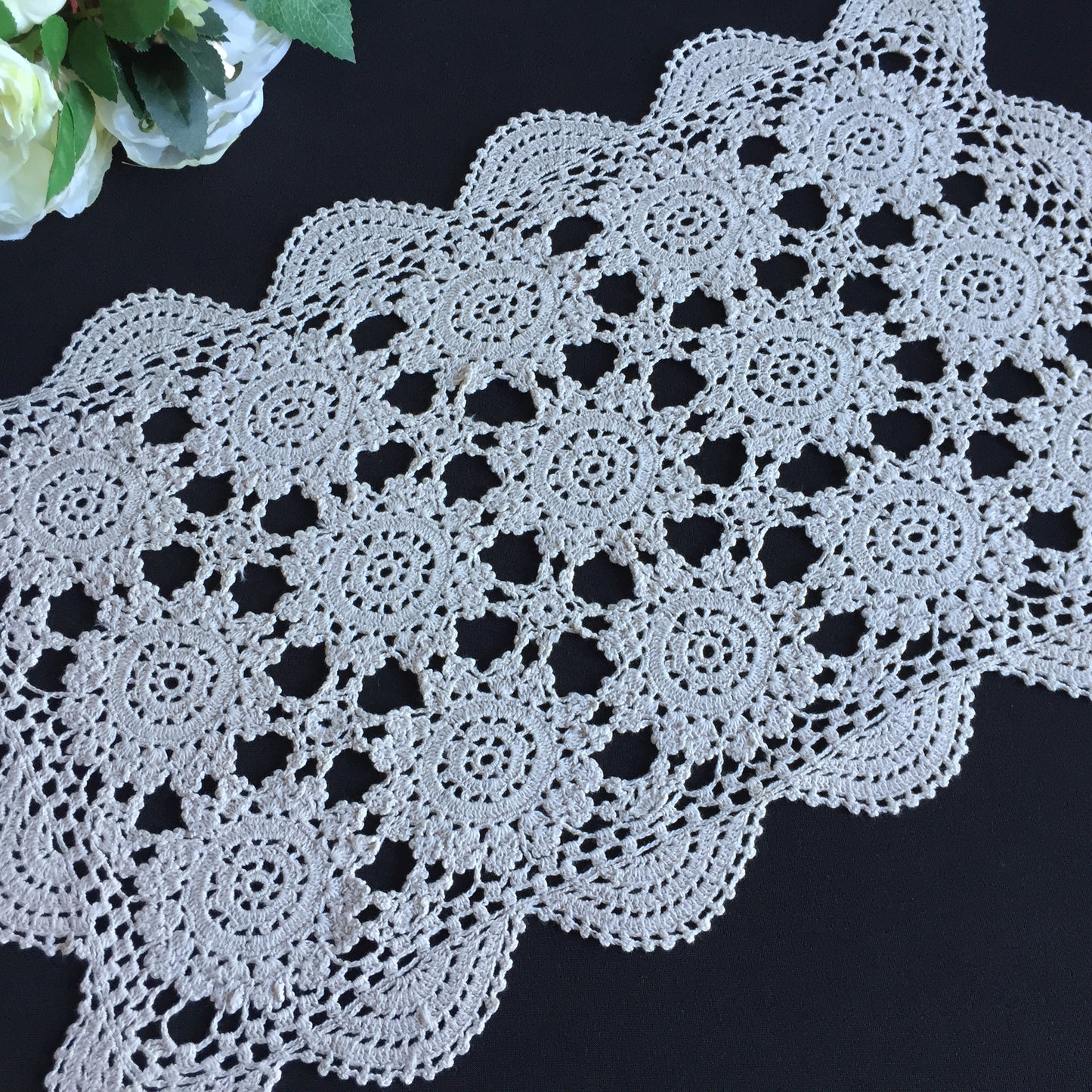 1980s Vintage Oblong Crochet Lace Tea Tray Cloth | Placemat