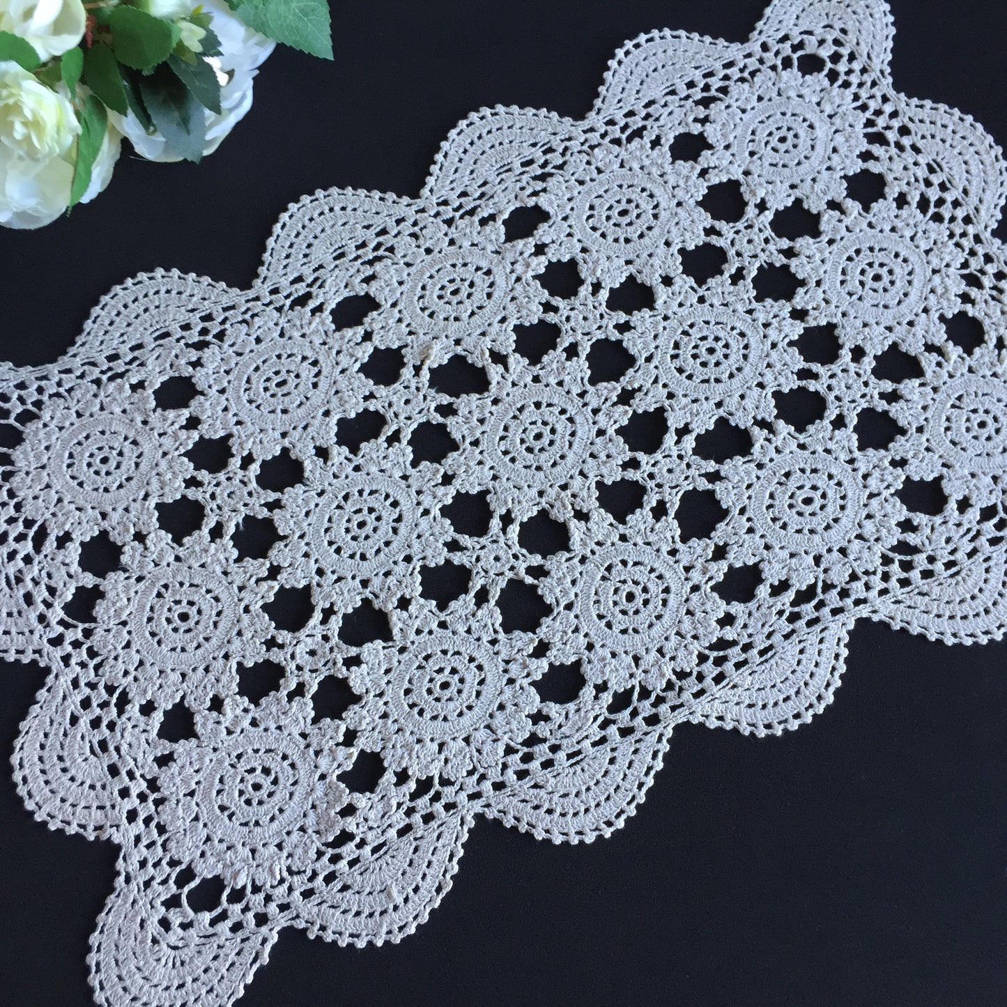 1980s Vintage Oblong Crochet Lace Tea Tray Cloth | Placemat
