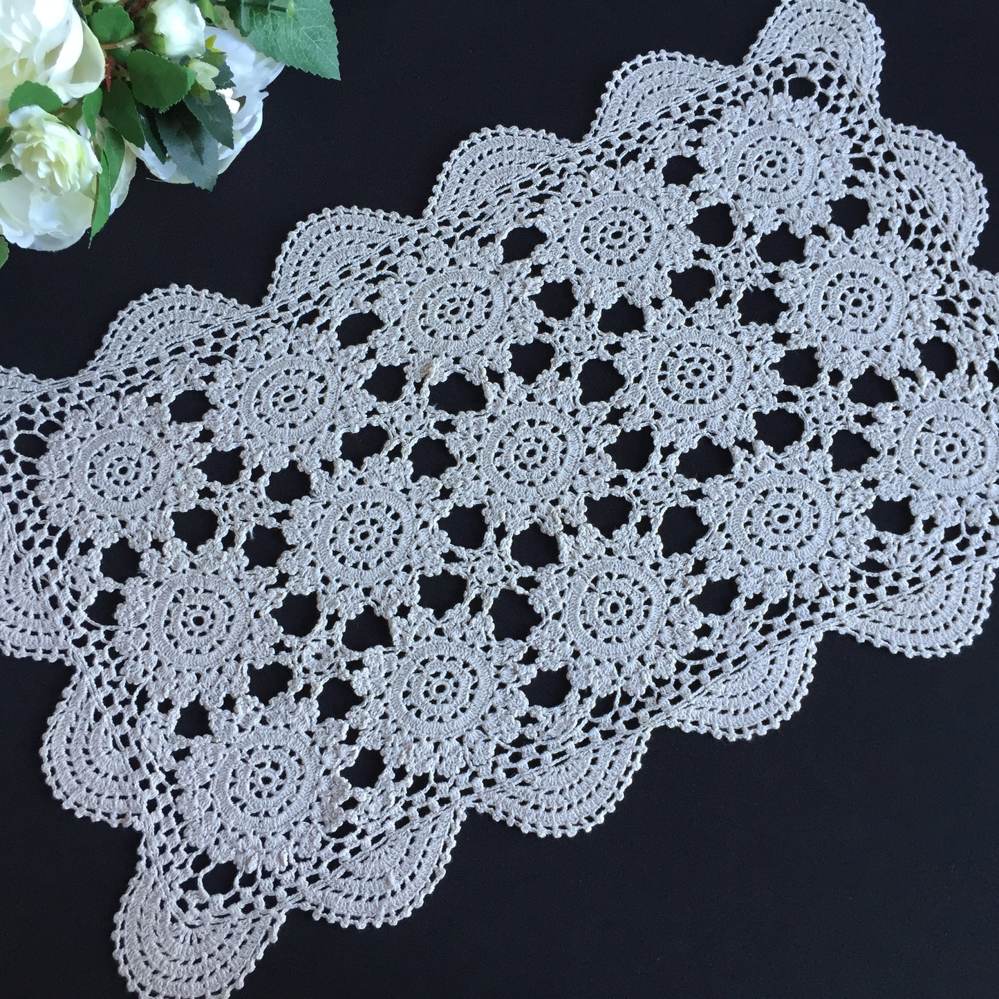 1980s Vintage Oblong Crochet Lace Tea Tray Cloth | Placemat