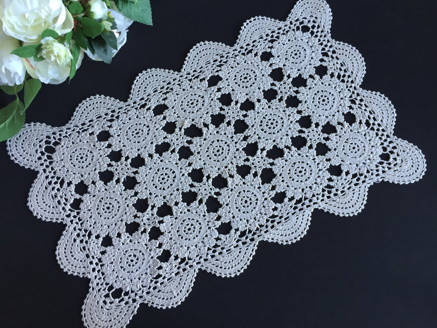 1980s Vintage Oblong Crochet Lace Tea Tray Cloth | Placemat