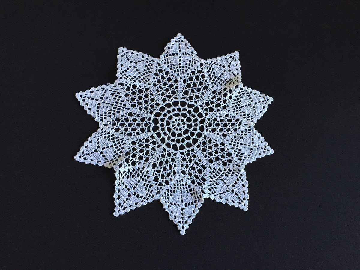 Edwardian Antique Australian Crochet Lace White Cotton Doily Shamrock Pattern