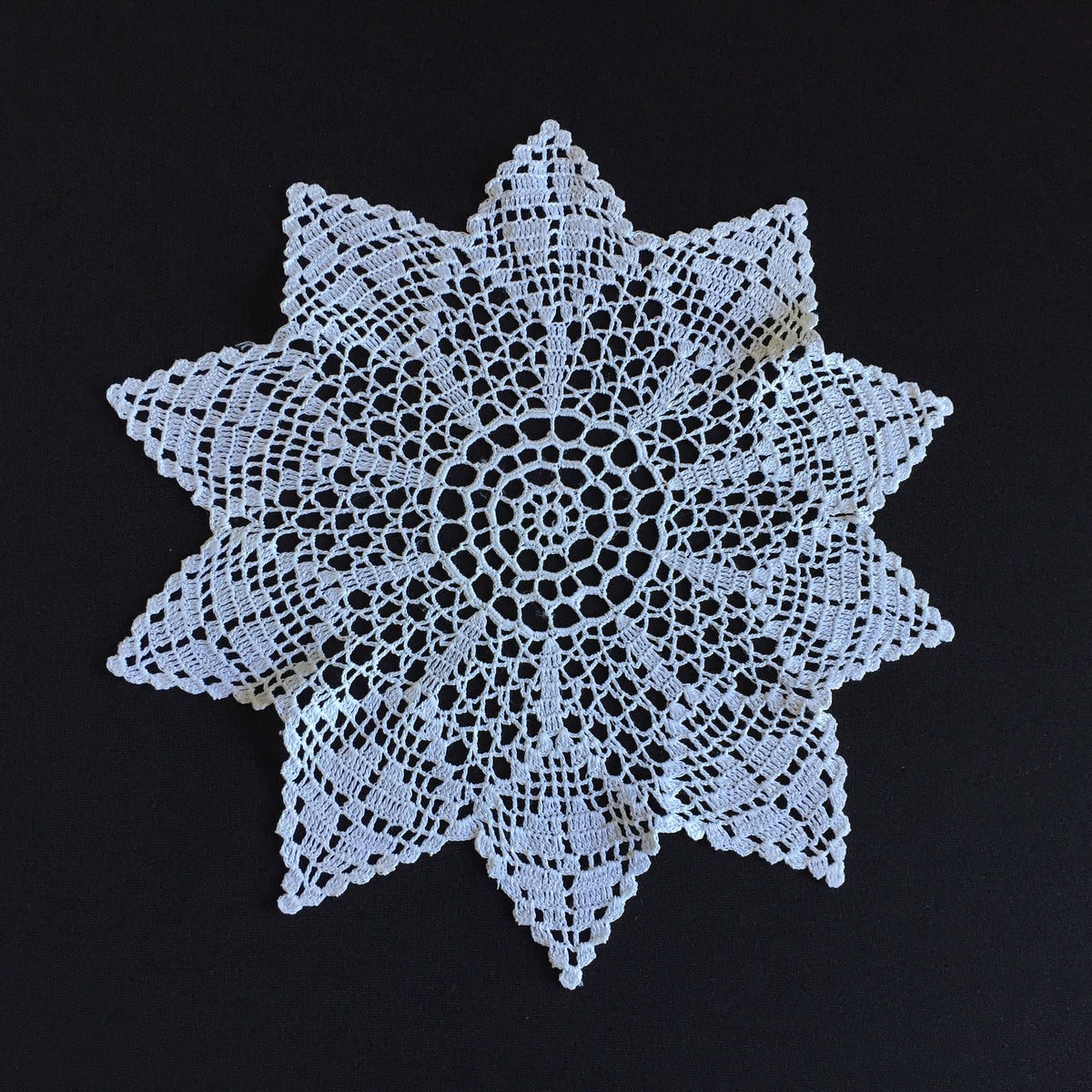 Edwardian Antique Australian Crochet Lace White Cotton Doily Shamrock Pattern