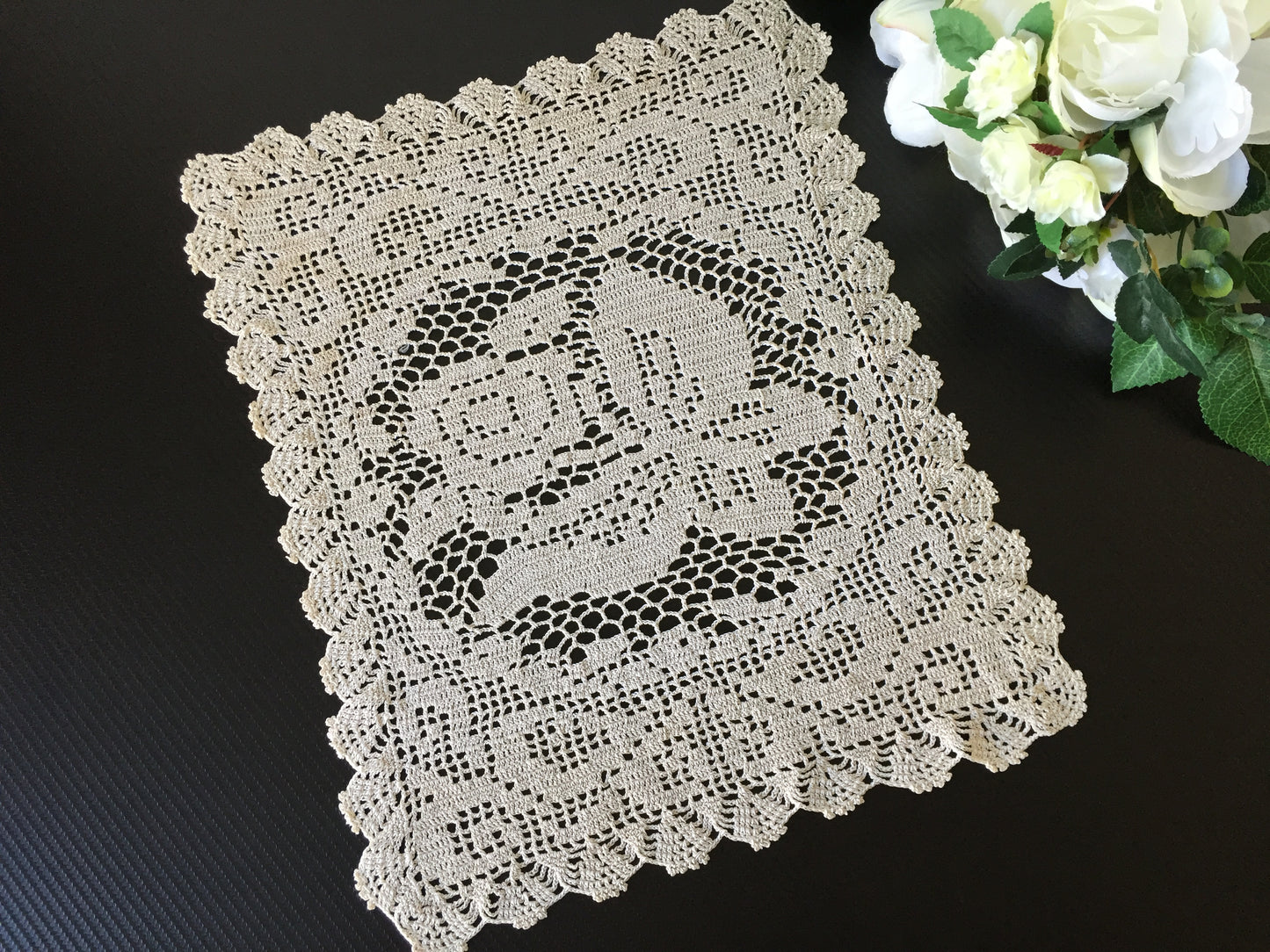 Edwardian Antique Large Vintage Filet Crochet Cotton Lace Table Centre Doily