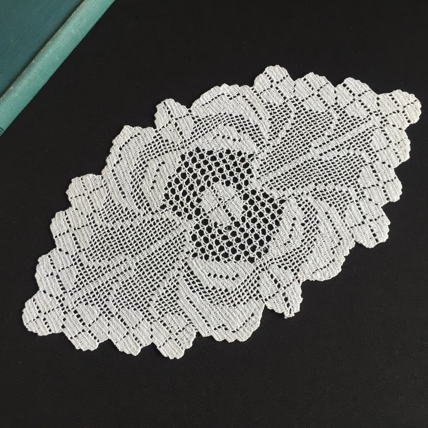 Edwardian Antique White Filet Crochet Lace Sandwich Doily
