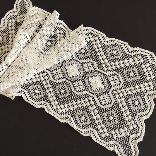 Vintage MONDANO Filet Lace White Cotton Table Runner