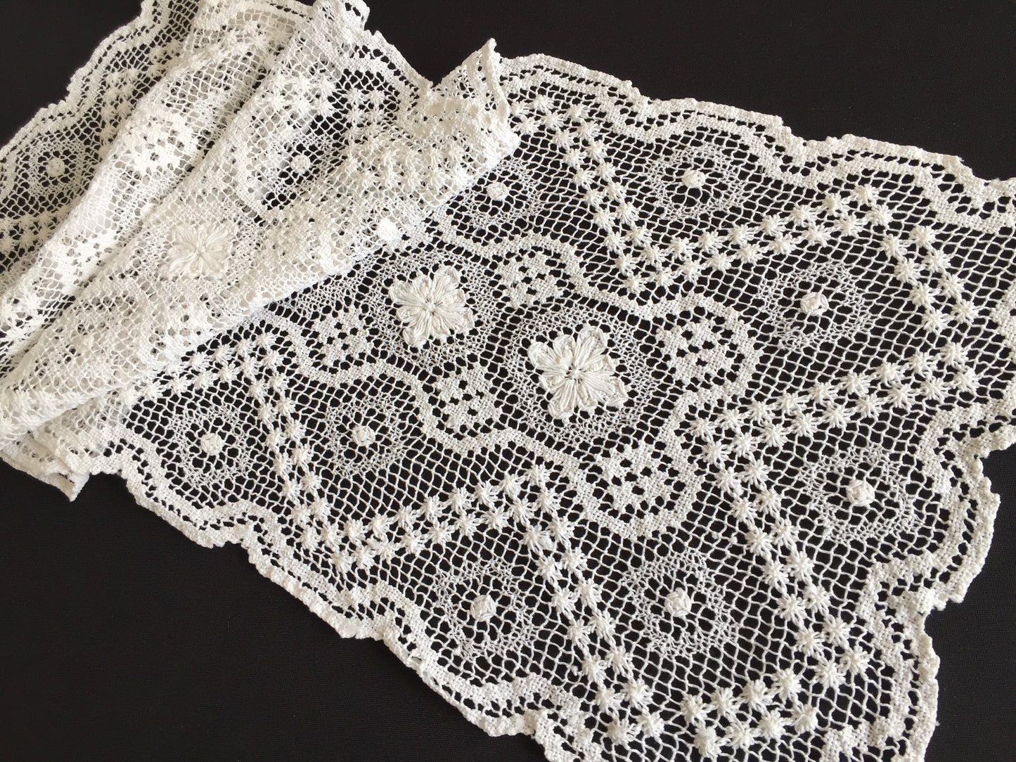 Vintage MONDANO Filet Lace White Cotton Table Runner