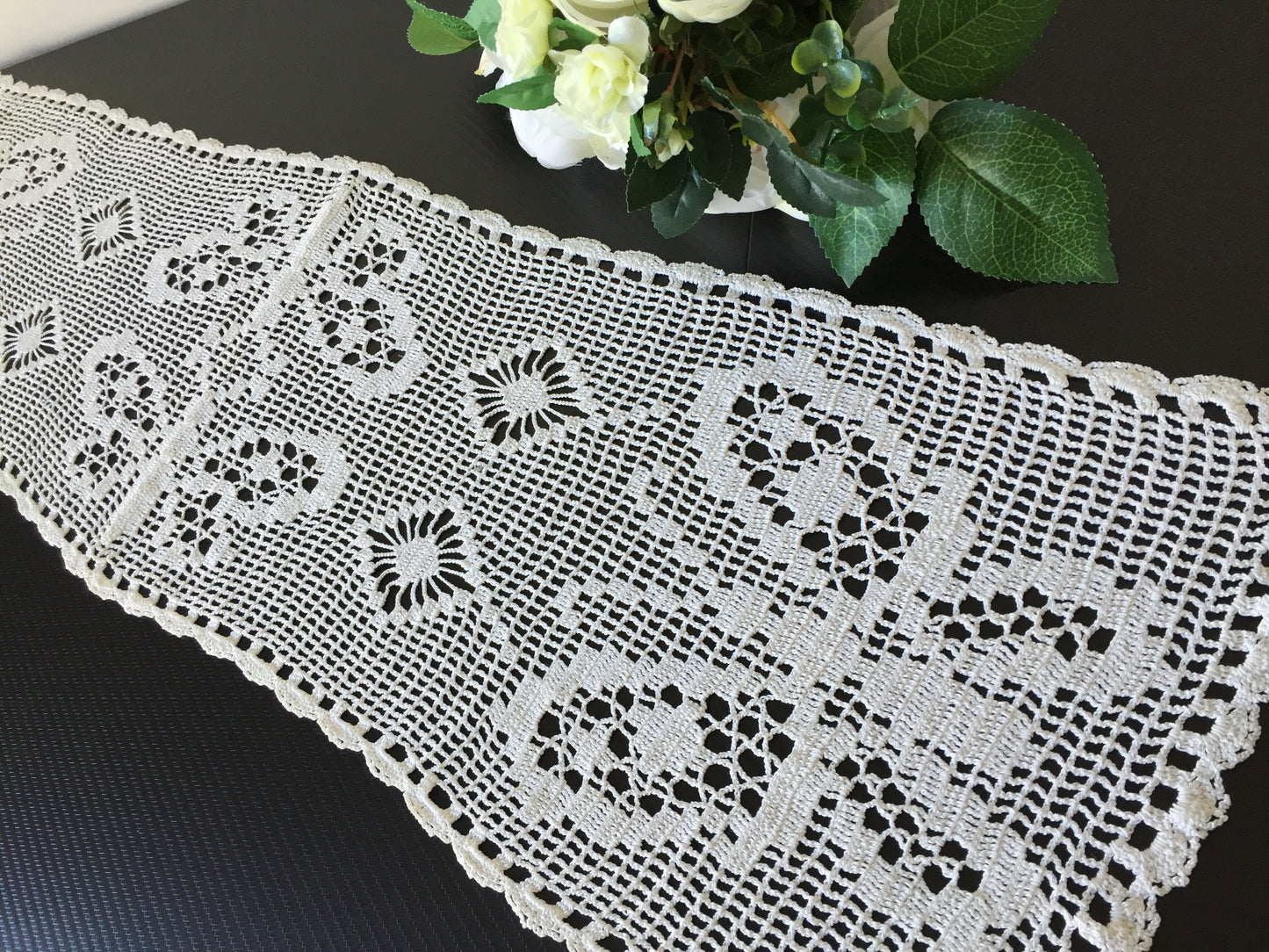 Edwardian Antique Filet Crochet Lace Table Runner | Butterflies, Spider Pattern