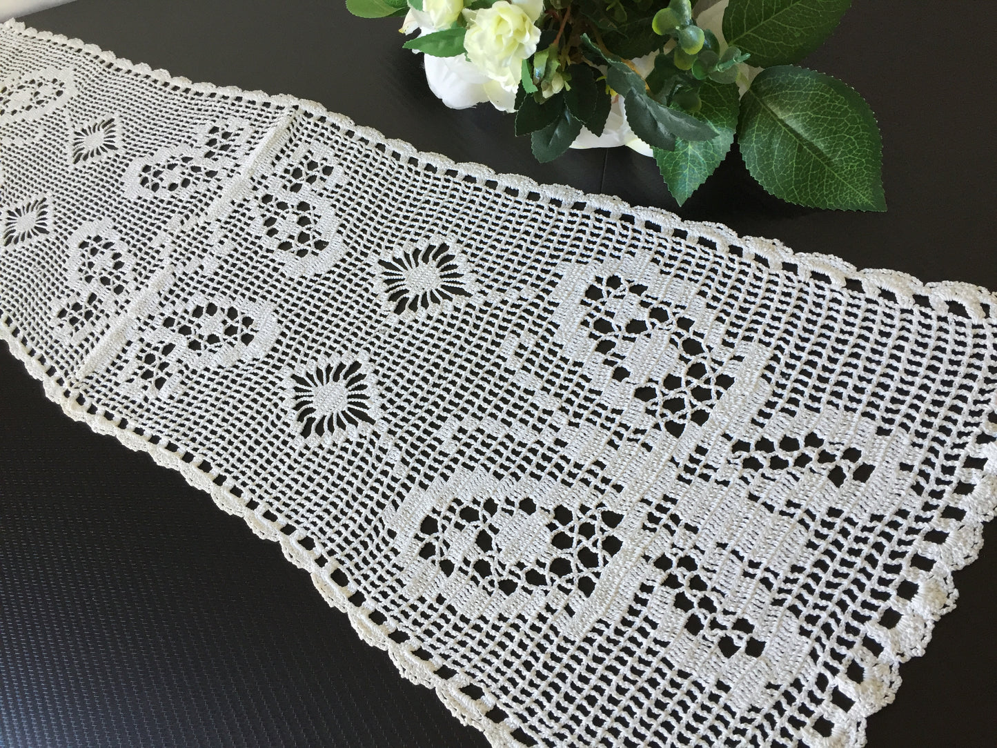 Edwardian Antique Filet Crochet Lace Table Runner | Butterflies, Spider Pattern