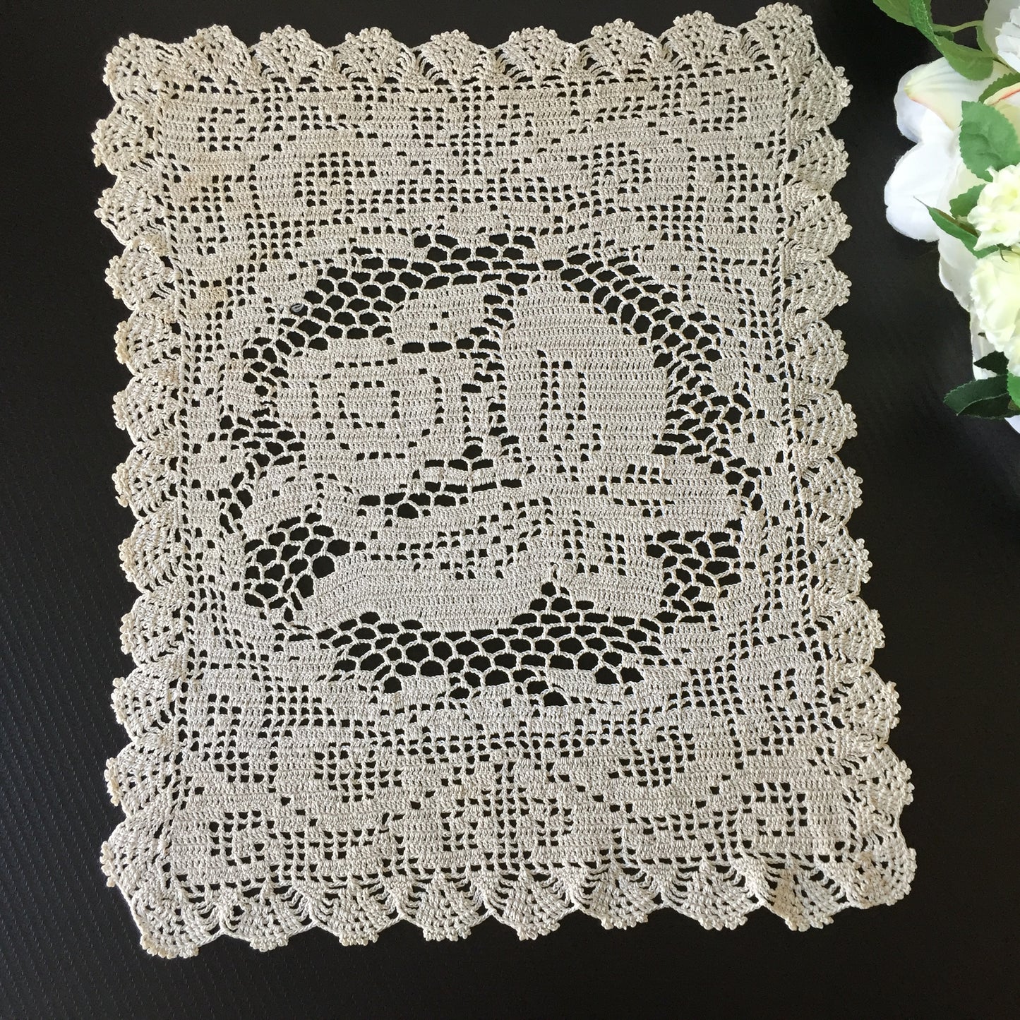 Edwardian Antique Large Vintage Filet Crochet Cotton Lace Table Centre Doily