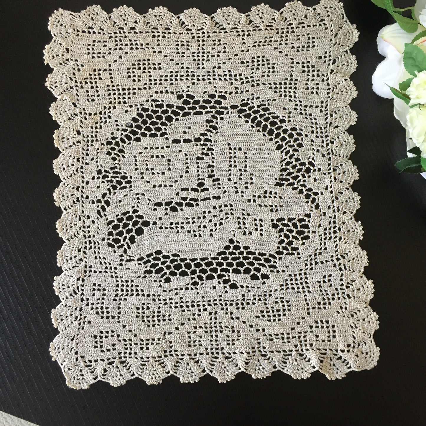 Edwardian Antique Large Vintage Filet Crochet Cotton Lace Table Centre Doily